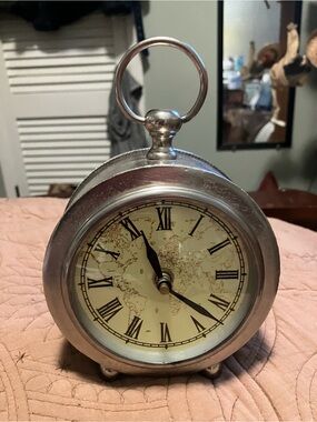 Vintage-Style Passport To India Desk Clock